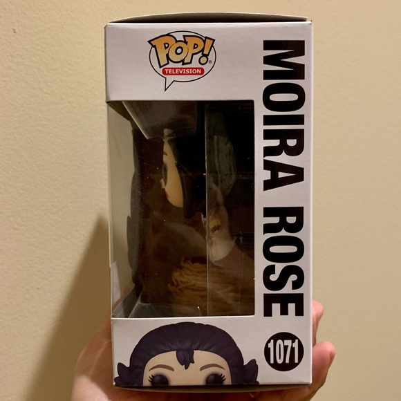 NIB Schitt’s Creek Crows Have Eyes Moira Funko Pop #1071 - Picture 5 of 8